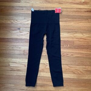 NEW| Spanx Cropped Look at Me Now Leggings Very Black